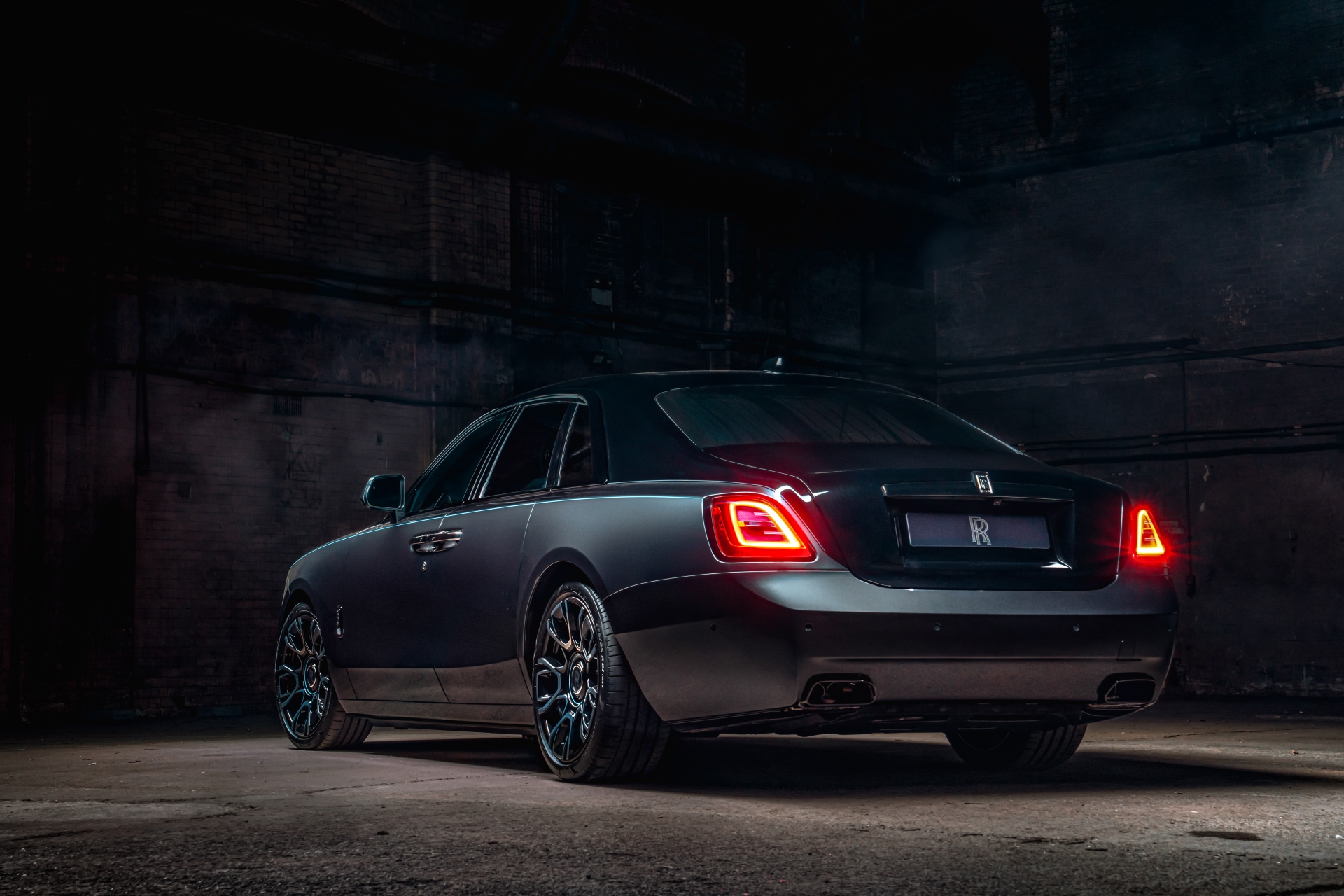 ROLLS-ROYCE BLACK BADGE GHOST: ЧИСТЕЙШЕЕ ВОПЛОЩЕНИЕ ДУХА BLACK BADGE