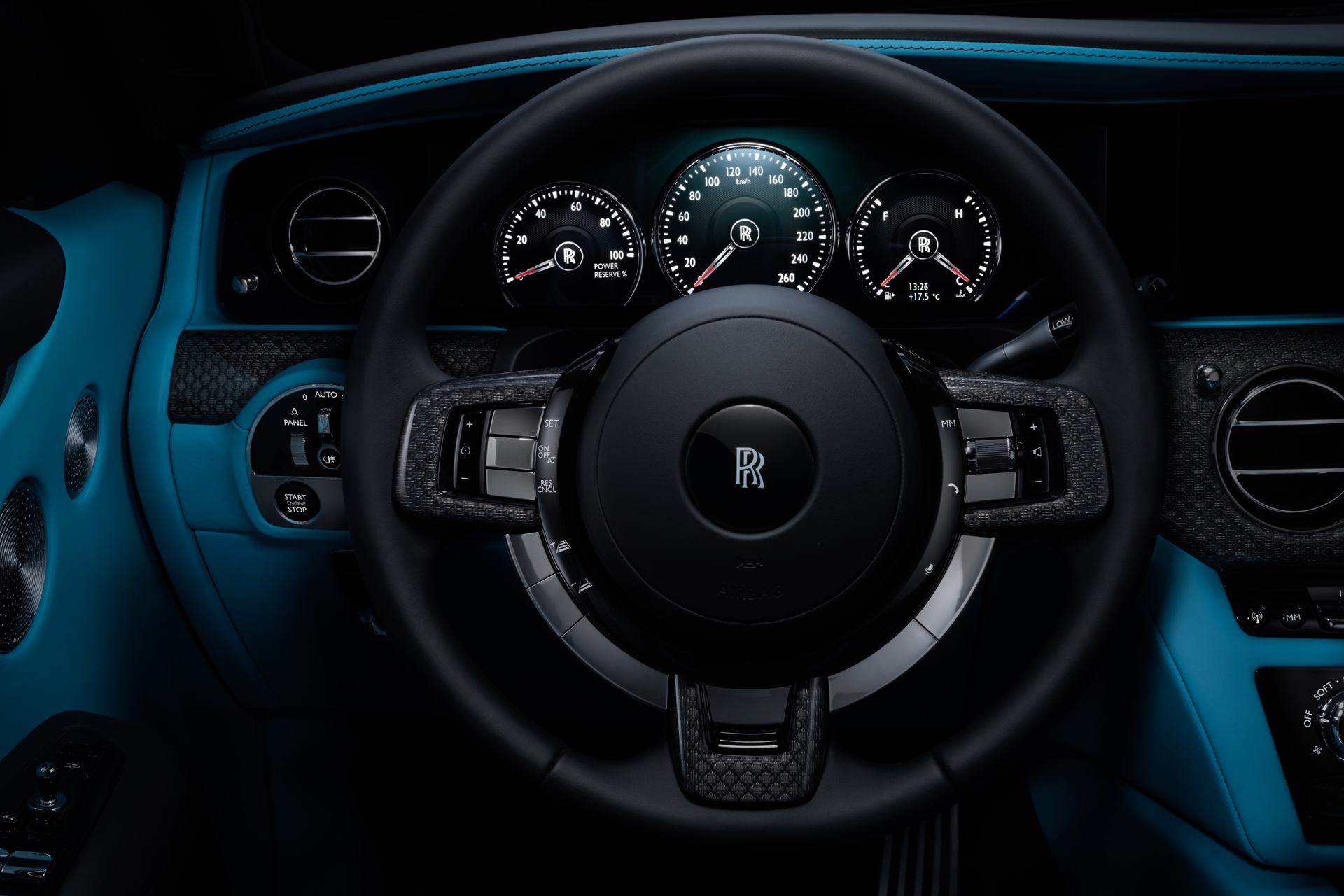 ROLLS-ROYCE BLACK BADGE GHOST: ЧИСТЕЙШЕЕ ВОПЛОЩЕНИЕ ДУХА BLACK BADGE