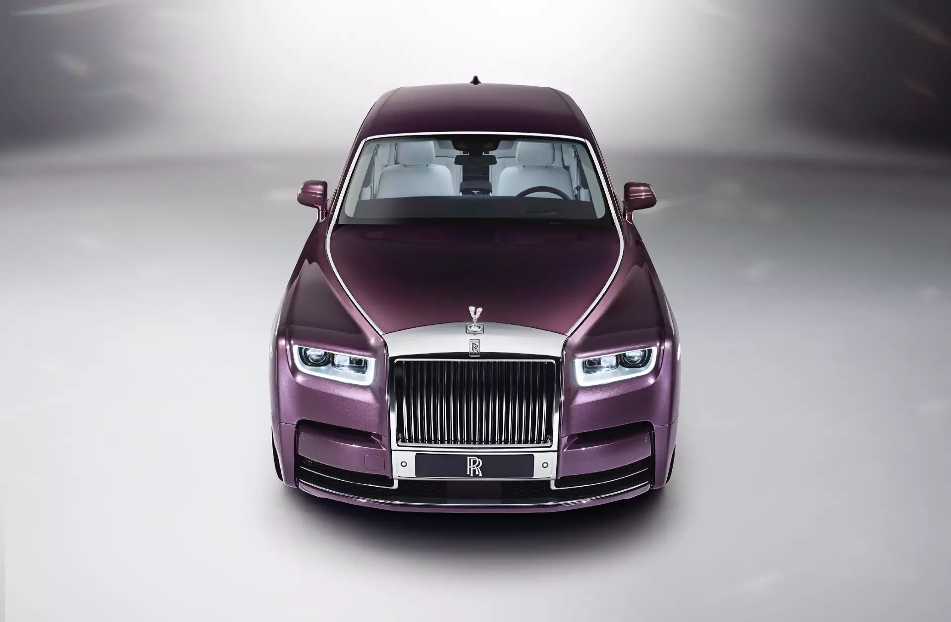 Rolls-Royce Phantom Extended wheelbase (удлиненный) 2023-2024 в продаже в  салоне официального дилера Роллс-Ройс Авилон Москва