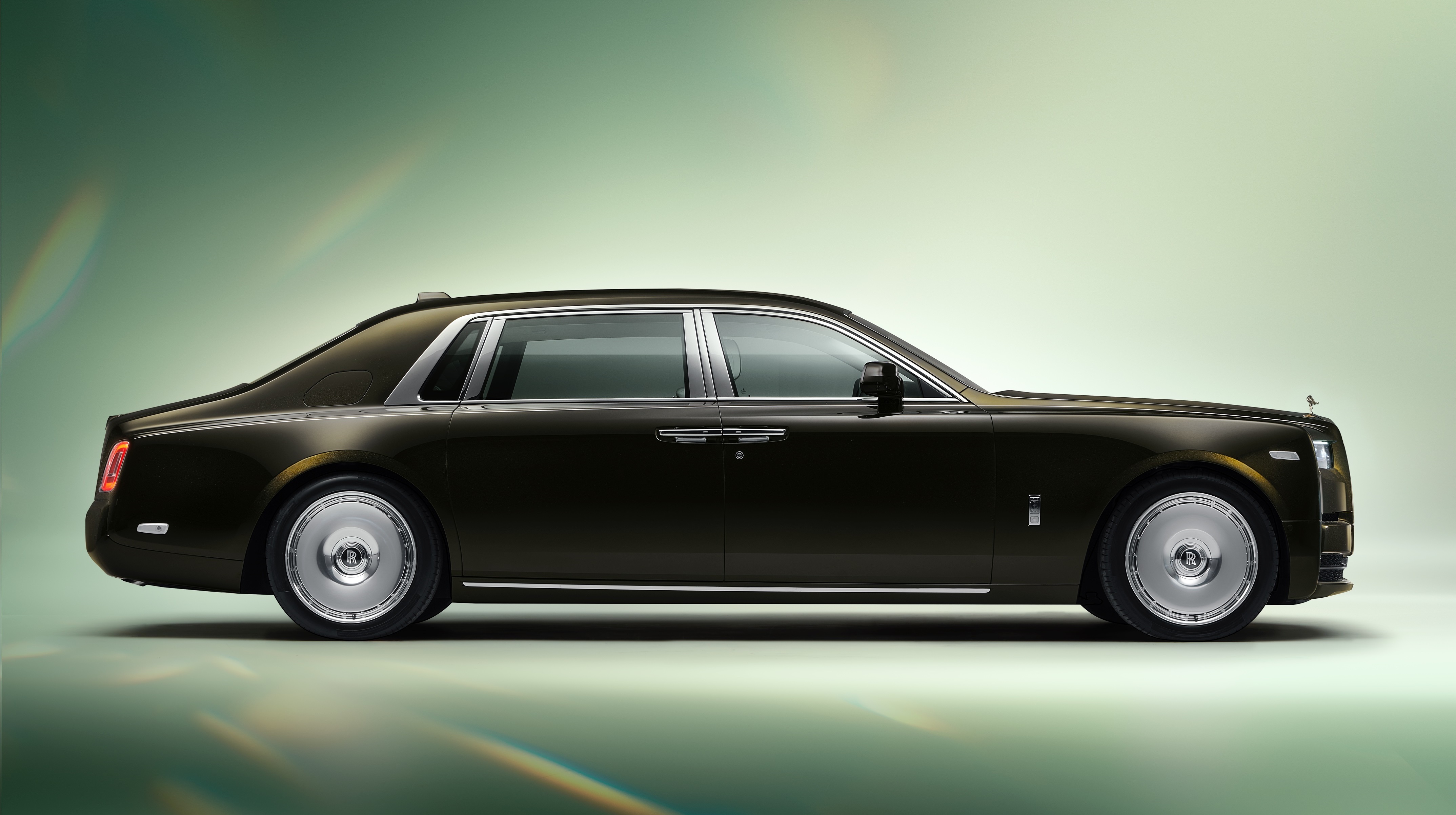 Цены и характеристики Rolls-Royce весь модельный ряд фото - купить легенду мирового автомобилестроения | Сайт