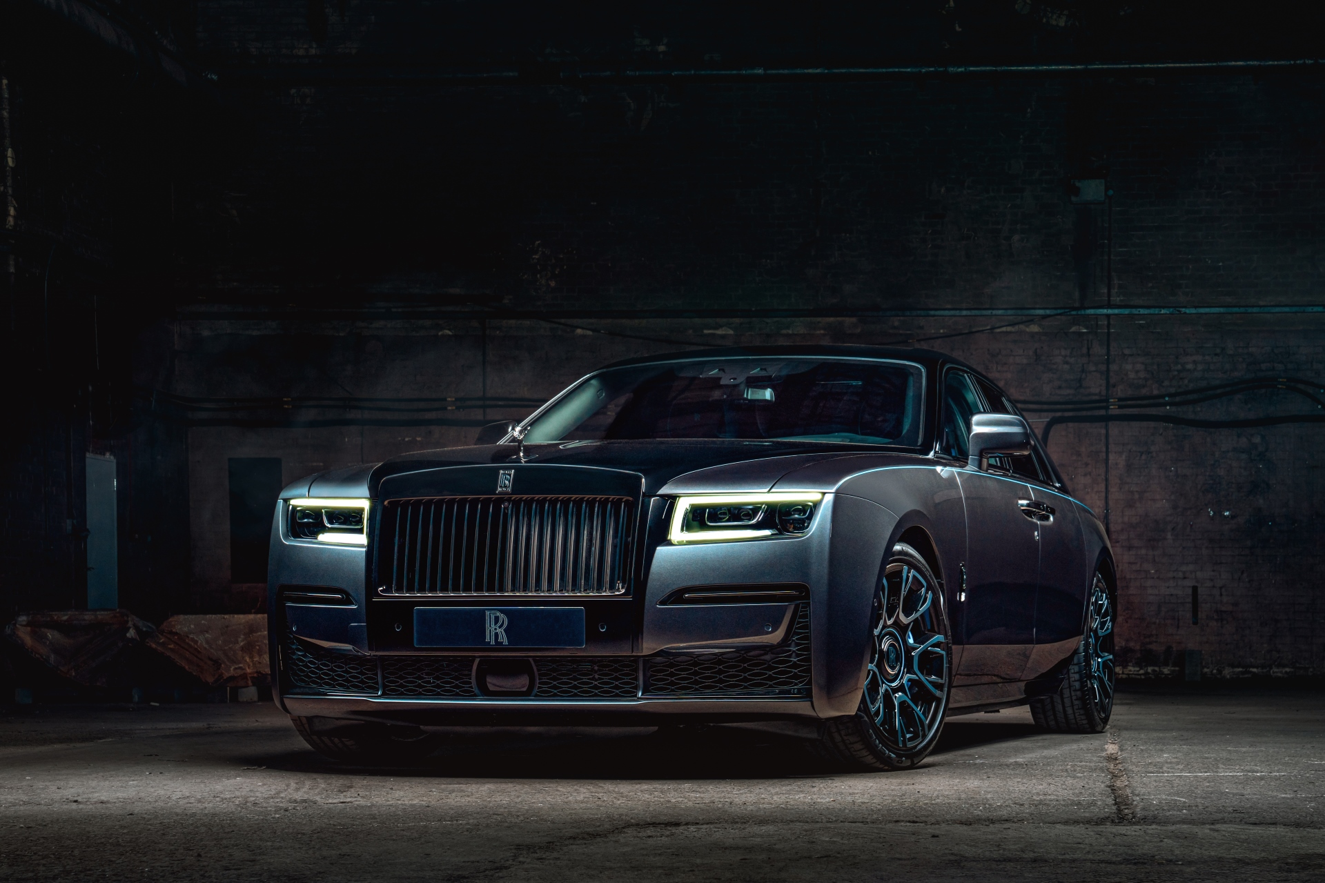 ROLLS-ROYCE BLACK BADGE GHOST: ЧИСТЕЙШЕЕ ВОПЛОЩЕНИЕ ДУХА BLACK BADGE